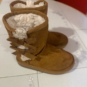 Koolaburra by Ugg kid boots